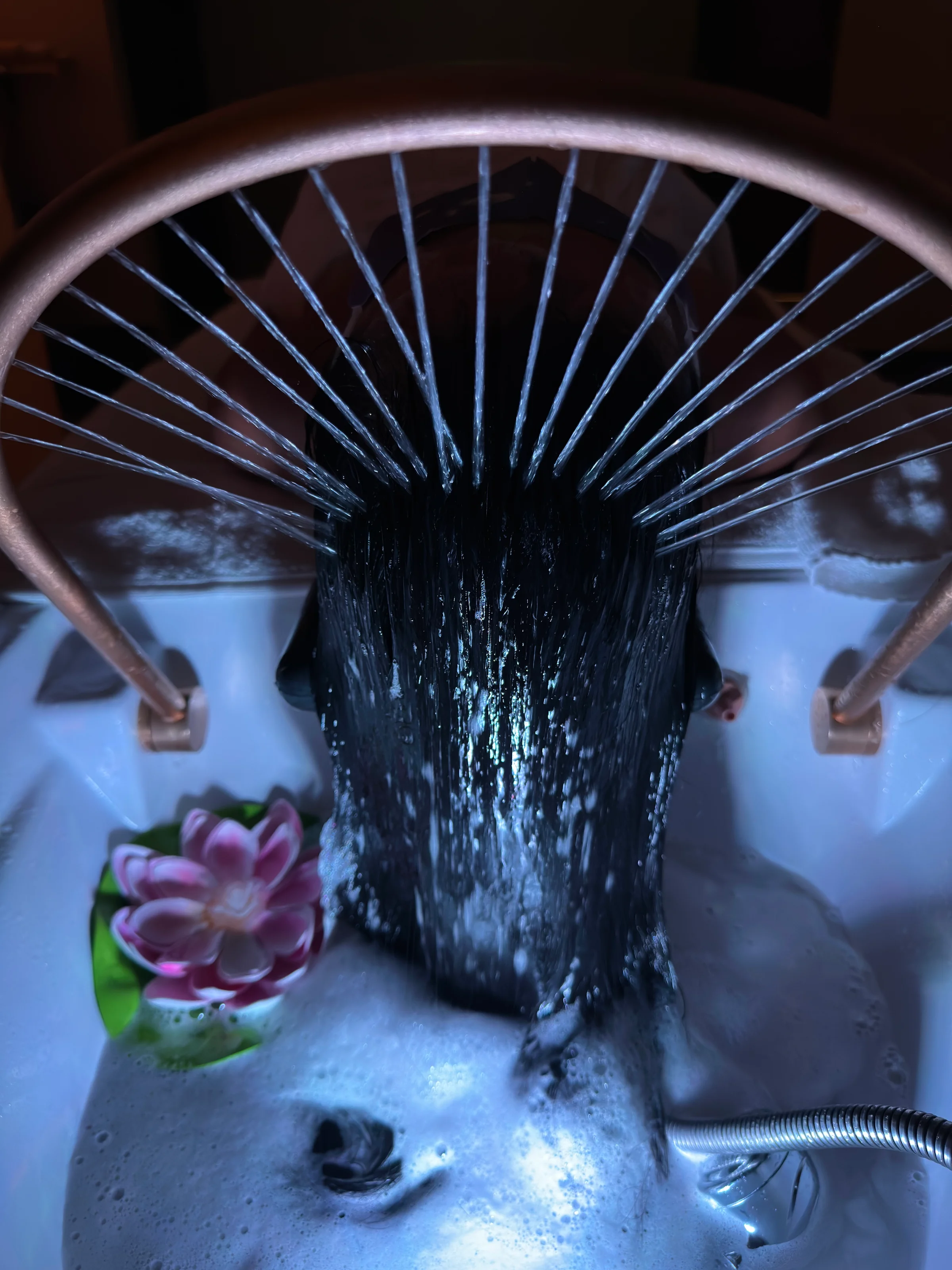 Masaje de SPA para la cabeza Tsunamii