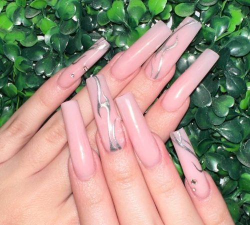 皇家美甲与日间水疗中心