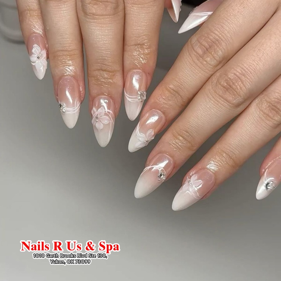 Foto de Nails R Us & Spa