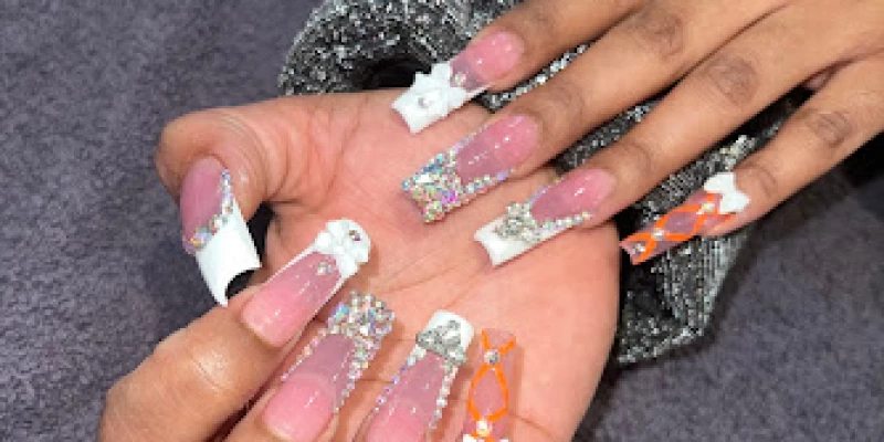 Happy Nails Brows & Lashes Bar