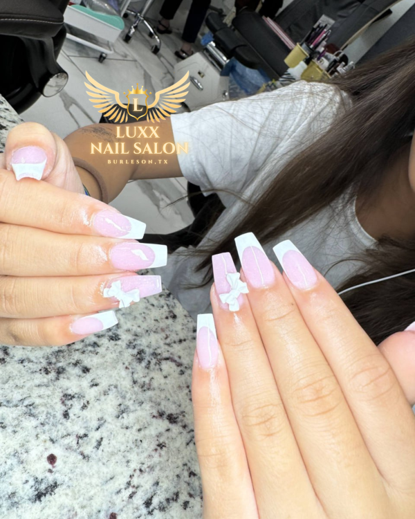 LUXX美甲沙龙与水疗中心