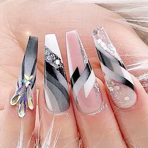 D-LUXE NAILS STUDIO